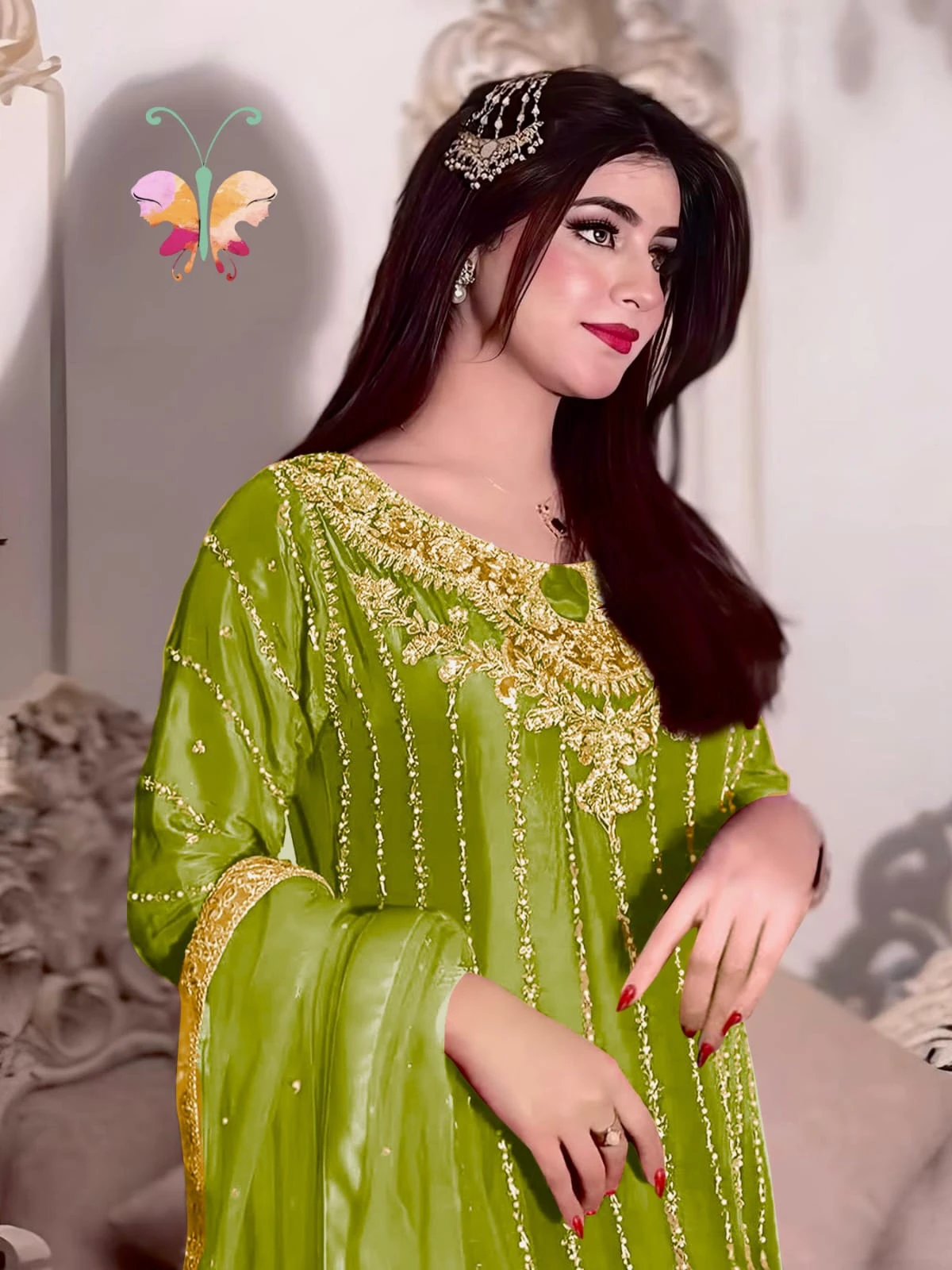 Suit with straight pants